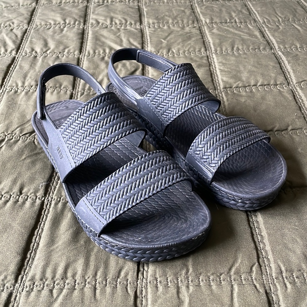 Reef sling back slides